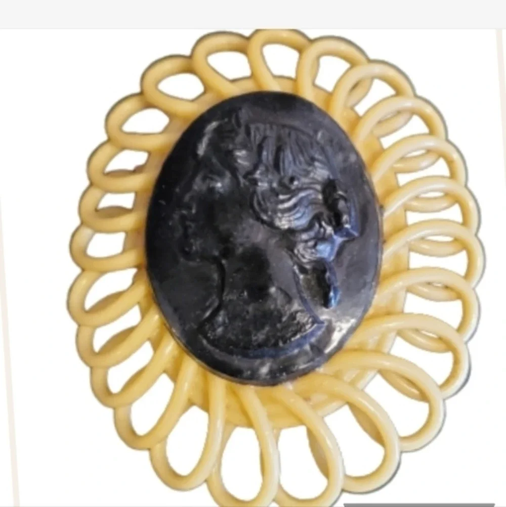 Celluloid Vintage portrait‎ brooch